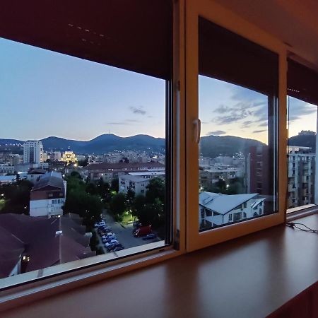 Cosy 2-Bedroom Apartment With An Amazing Panorama Deva Bagian luar foto